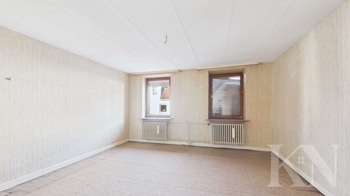 Großzügige Doppelhaushälfte mit ca. 311 m² Wohnfläche und vielseitigem Entwicklungspotenzial