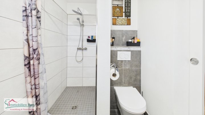 METTLACH-NOHN: WOHNHAUS MIT 2 WOHNUNGEN / GARAGE / GARTEN IN RUHIGER WOHNLAGE!