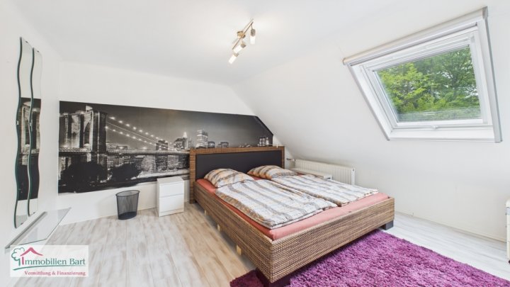 WADERN: WOHNHAUS MIT POOL UND WALDGRUNDSTÜCK IN TOP LAGE!