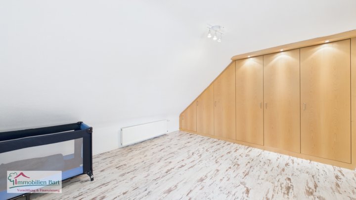 WADERN: WOHNHAUS MIT POOL UND WALDGRUNDSTÜCK IN TOP LAGE!