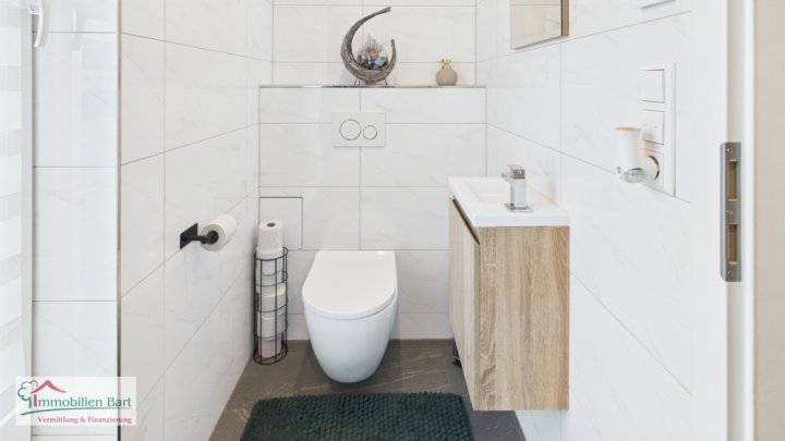 PERL-SINZ: MODERNE DOPPELHAUSHÄLFTE MIT HOCHWERTIGER AUSSTATTUNG UND GARTEN