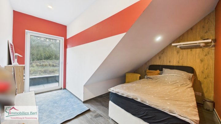 PERL-SINZ: MODERNE DOPPELHAUSHÄLFTE MIT HOCHWERTIGER AUSSTATTUNG UND GARTEN