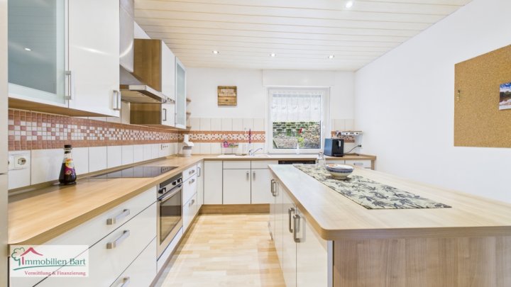 MERZIG: STADTNAHE DUPLEX-WOHNUNG MIT GARTEN UND 3 SCHLAFZIMMERN!