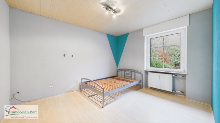 MERZIG: STADTNAHE DUPLEX-WOHNUNG MIT GARTEN UND 3 SCHLAFZIMMERN!