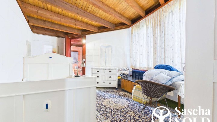 Architekturjuwel mit Galerie, Terrassen und kreativer Seele in ruhiger Bestlage von Dudweiler