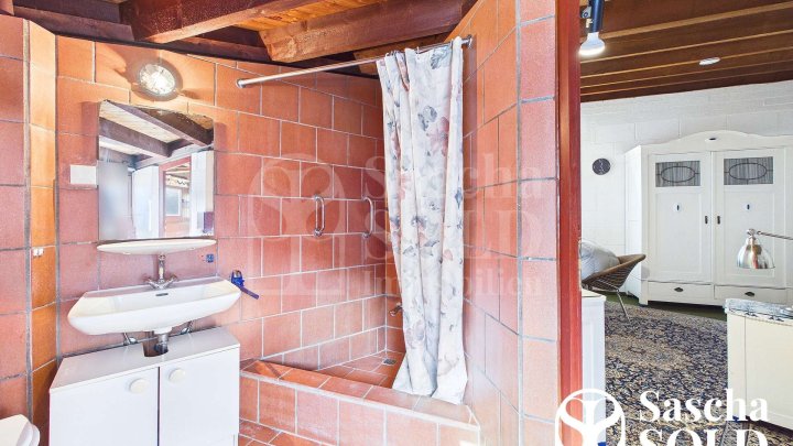 Architekturjuwel mit Galerie, Terrassen und kreativer Seele in ruhiger Bestlage von Dudweiler