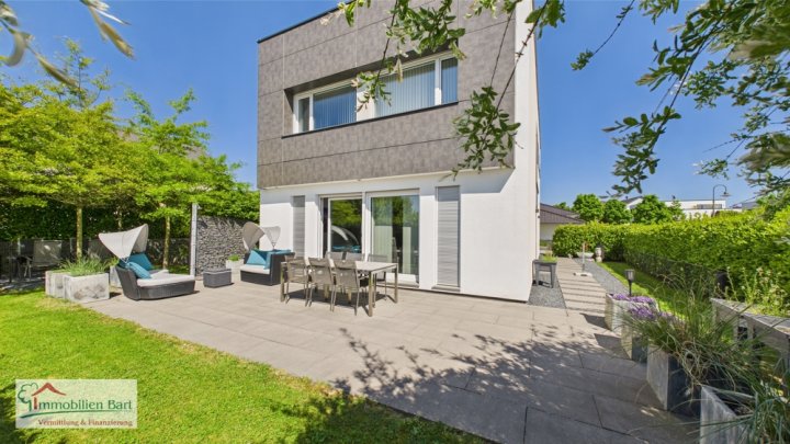 GRENZE L-WORMELDANGE: TOLLES WOHNHAUS / TOLLES GRUNDSTÜCK / 2 BÄDER / GROSSE GARAGE / TOP LAGE!