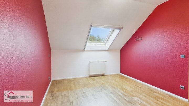 DIREKT AN DER LUXEMBURGISCHEN GRENZE: 80 M² WOHNUNG / 2 SCHLAFZIMMER / 2 GARAGEN