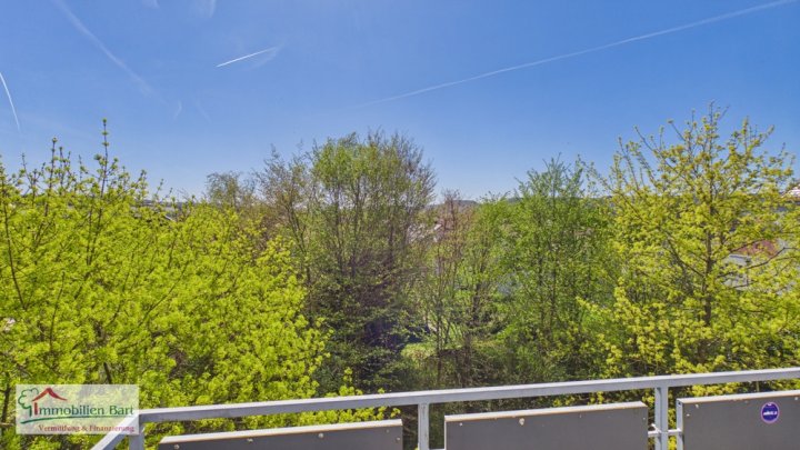 DIREKT AN DER LUXEMBURGISCHEN GRENZE: 80 M² WOHNUNG / 2 SCHLAFZIMMER / 2 GARAGEN