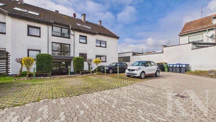 Attraktive 2-ZKB-Wohnung mit Stellplatz in ruhiger Lage von Saarbrücken-Bischmisheim!