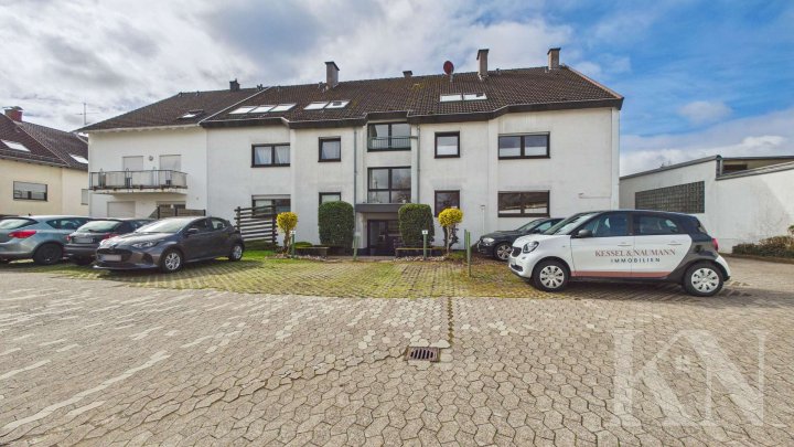Attraktive 2-ZKB-Wohnung mit Stellplatz in ruhiger Lage von Saarbrücken-Bischmisheim!