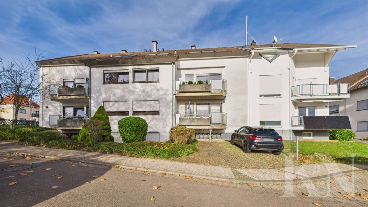 Attraktive 2-ZKB-Wohnung mit Stellplatz in ruhiger Lage von Saarbrücken-Bischmisheim!