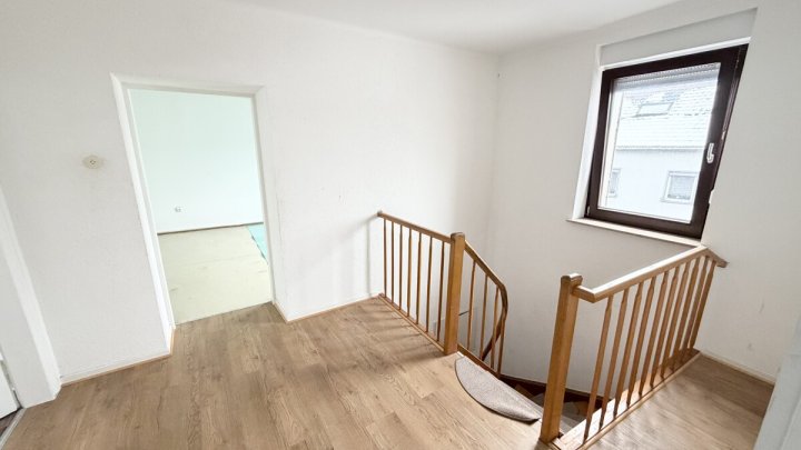 Großzügiges Einfamilienhaus mit Garten in Wallerfangen-St. Barbara