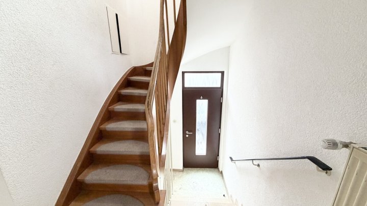 Großzügiges Einfamilienhaus mit Garten in Wallerfangen-St. Barbara