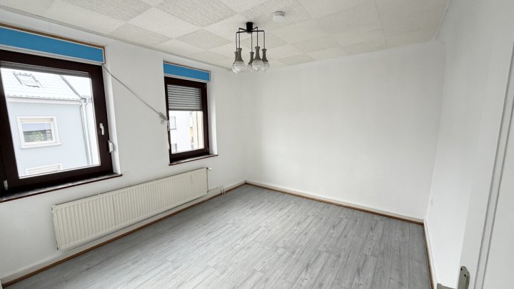 Großzügiges Einfamilienhaus mit Garten in Wallerfangen-St. Barbara