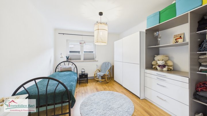 MERZIG: CHARMANTES WOHNHAUS IN WALDRANDLAGE / GARAGE/ TERRASSE / WALDZUGANG