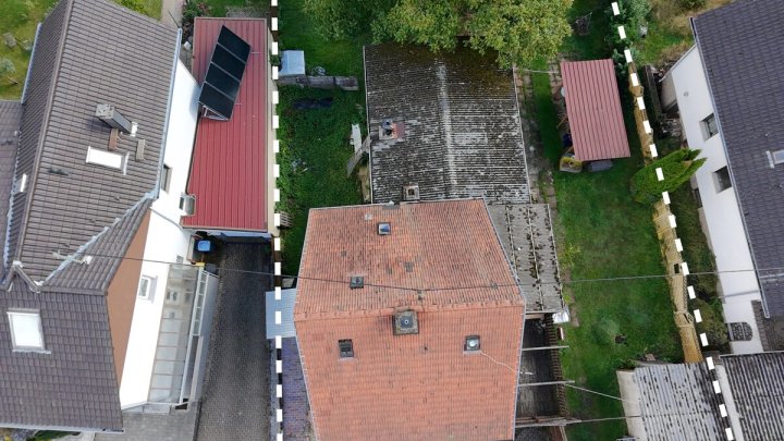 Freistehendes Wohnhaus mit großzügigem Grundstück in attraktiver Lage