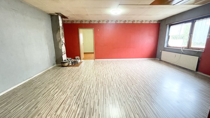 Freistehendes Wohnhaus mit großzügigem Grundstück in attraktiver Lage