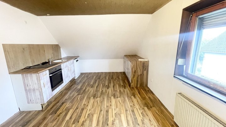 Freistehendes Wohnhaus mit großzügigem Grundstück in attraktiver Lage