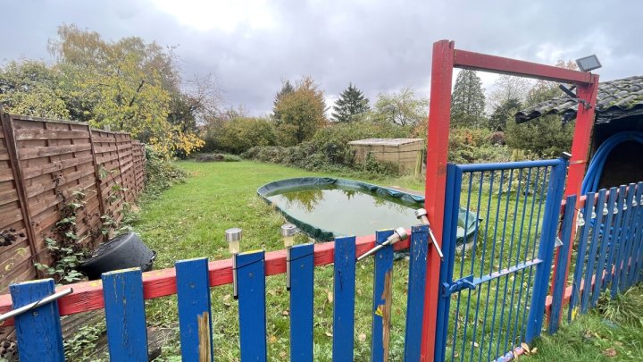 Freistehendes Wohnhaus mit großzügigem Grundstück in attraktiver Lage