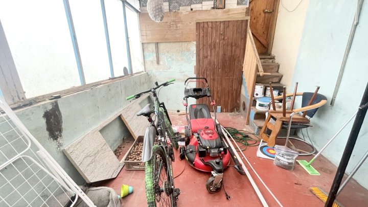 Freistehendes Wohnhaus mit großzügigem Grundstück in attraktiver Lage