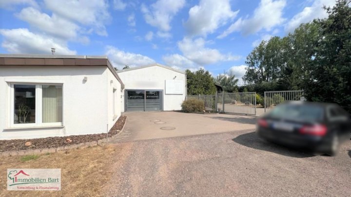 AN DER A8 ! GEWERBEBETRIEB AUF 4.070 M² GRUNDSTÜCK!