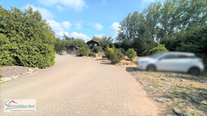 AN DER A8 ! GEWERBEBETRIEB AUF 4.070 M² GRUNDSTÜCK!