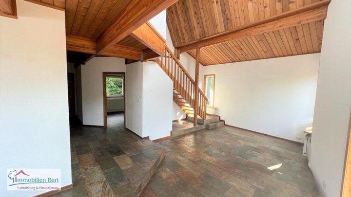 AN DER A8 ! GEWERBEBETRIEB AUF 4.070 M² GRUNDSTÜCK!