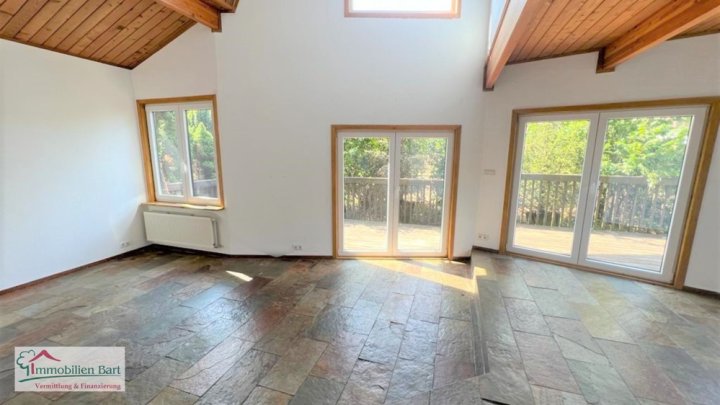 AN DER A8 ! GEWERBEBETRIEB AUF 4.070 M² GRUNDSTÜCK!