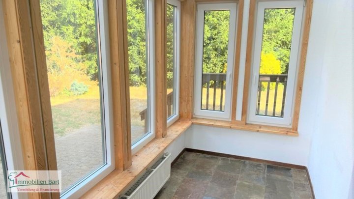 AN DER A8 ! GEWERBEBETRIEB AUF 4.070 M² GRUNDSTÜCK!