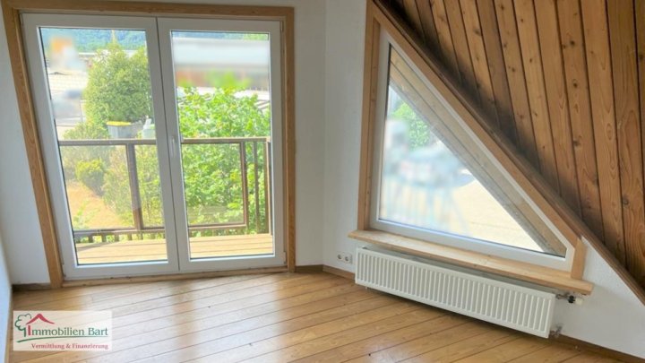 AN DER A8 ! GEWERBEBETRIEB AUF 4.070 M² GRUNDSTÜCK!