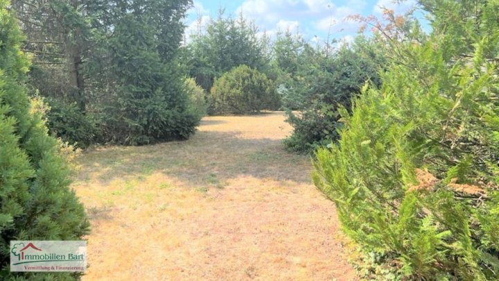 AN DER A8 ! GEWERBEBETRIEB AUF 4.070 M² GRUNDSTÜCK!