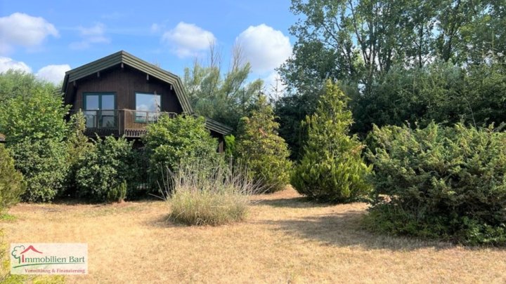 AN DER A8 ! Ausstellungshalle mit Wohnhaus auf 40 Ar Grundstück!