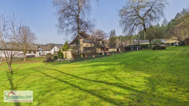 NATUR PUR!

EXKLUSIVES ANWESEN IN GRENZNÄHE VON LUXEMBOURG!