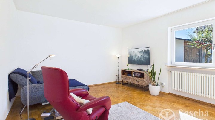 Gepflegter Bungalow mit Grundofen, sonniger Terrasse, Garten und Garage in Dudweiler-Süd