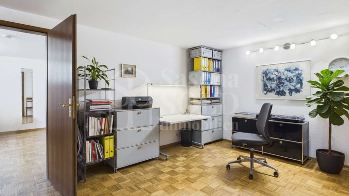 Gepflegter Bungalow mit Grundofen, sonniger Terrasse, Garten und Garage in Dudweiler-Süd