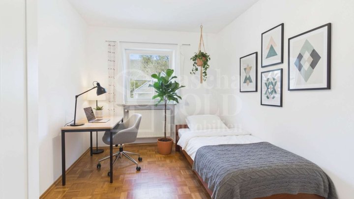 Gepflegter Bungalow mit Grundofen, sonniger Terrasse, Garten und Garage in Dudweiler-Süd