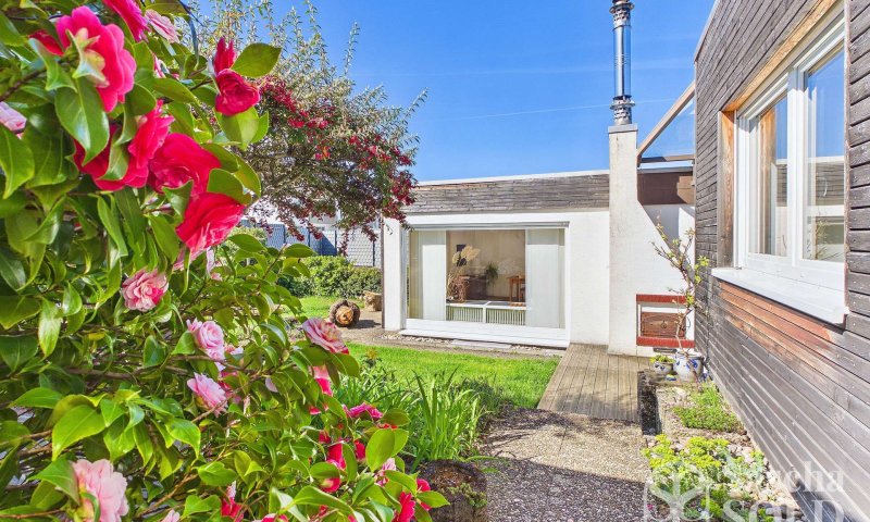 Gepflegter Bungalow mit Grundofen, sonniger Terrasse, Garten und Garage in Dudweiler-Süd