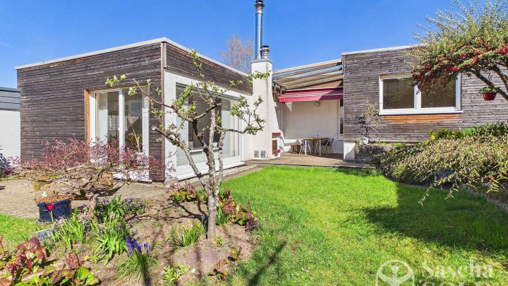 Gepflegter Bungalow mit Grundofen, sonniger Terrasse, Garten und Garage in Dudweiler-Süd