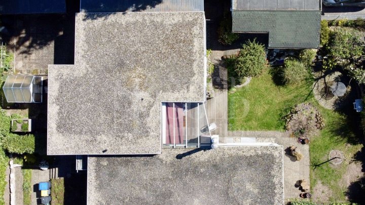 Gepflegter Bungalow mit Grundofen, sonniger Terrasse, Garten und Garage in Dudweiler-Süd