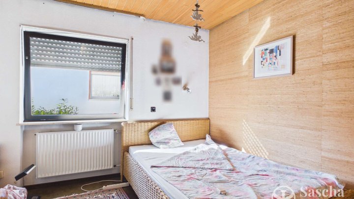 Freistehendes Einfamilienhaus in begehrter Lage von Oberwürzbach mit Garage, Terrasse & Südbalkon