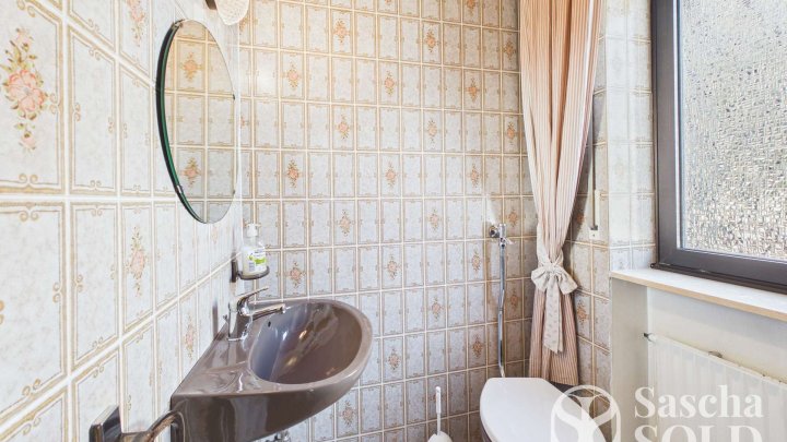 Freistehendes Einfamilienhaus in begehrter Lage von Oberwürzbach mit Garage, Terrasse & Südbalkon