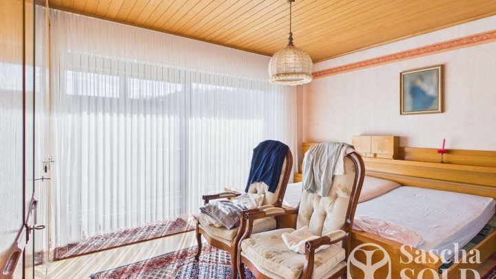 Freistehendes Einfamilienhaus in begehrter Lage von Oberwürzbach mit Garage, Terrasse & Südbalkon