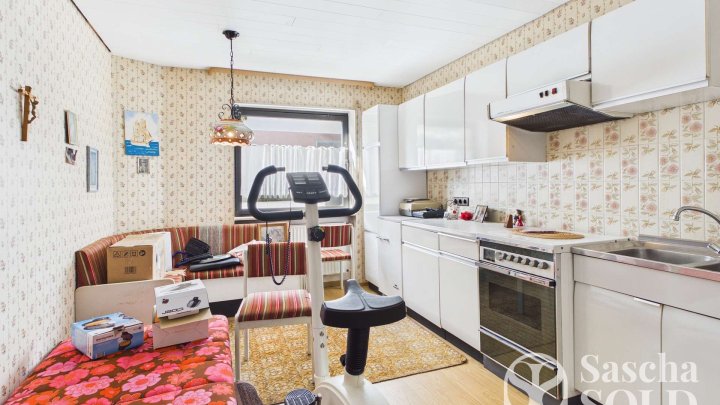 Freistehendes Einfamilienhaus in begehrter Lage von Oberwürzbach mit Garage, Terrasse & Südbalkon