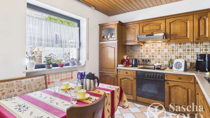 Freistehendes Einfamilienhaus in begehrter Lage von Oberwürzbach mit Garage, Terrasse & Südbalkon