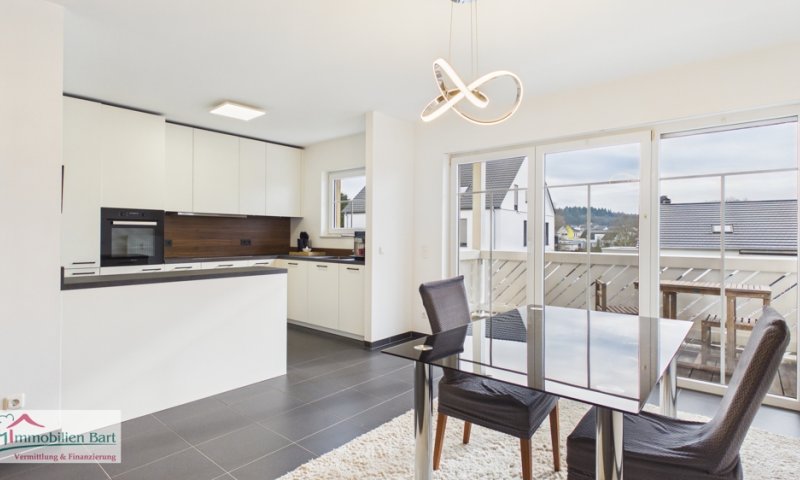 DIREKTE GRENZE L-REMICH/L-SCHENGEN: GEPFLEGTE 3ZKB WOHNUNG MIT CARPORT IN PERL-BESCH!