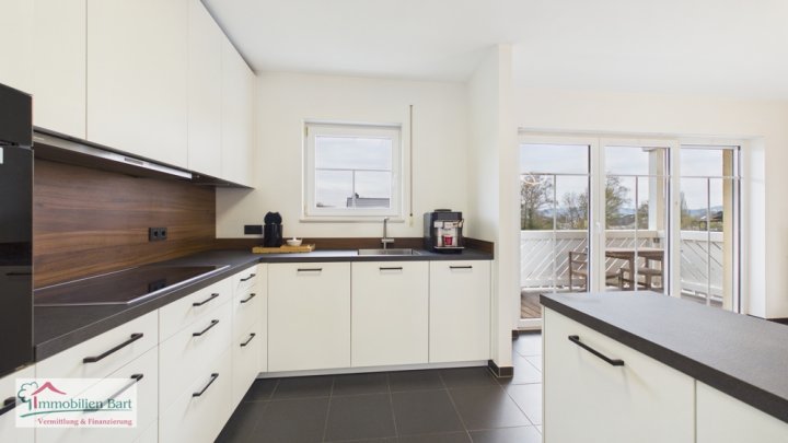 DIREKTE GRENZE L-REMICH/L-SCHENGEN: GEPFLEGTE 3ZKB WOHNUNG MIT CARPORT IN PERL-BESCH!