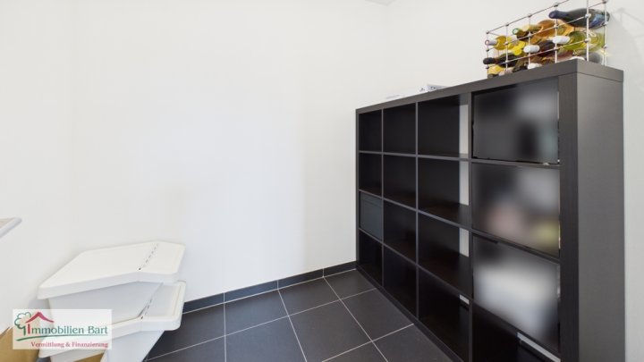 DIREKTE GRENZE L-REMICH/L-SCHENGEN: GEPFLEGTE 3ZKB WOHNUNG MIT CARPORT IN PERL-BESCH!