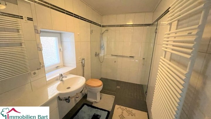 5MIN. VON L - REMICH: 3 WOHNUNGEN + GARAGEN + GARTEN IN TOP LAGE !