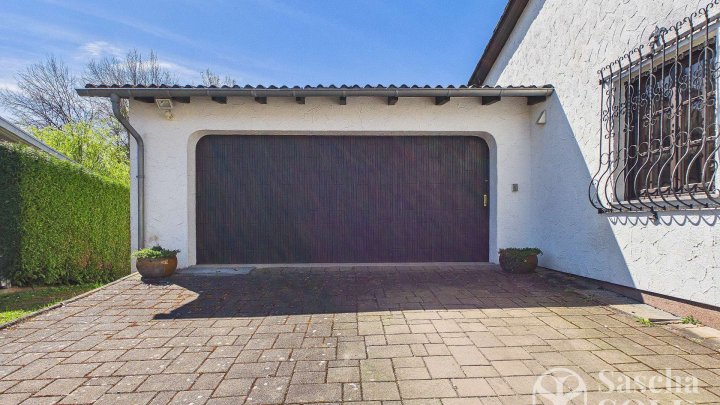 Großzügige Liegenschaft in ruhiger Waldrandlage - Pool, Sauna, Wintergarten, Balkon u. Doppelgarage